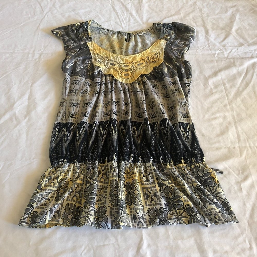One World Live and Let Live Blouse Size Small